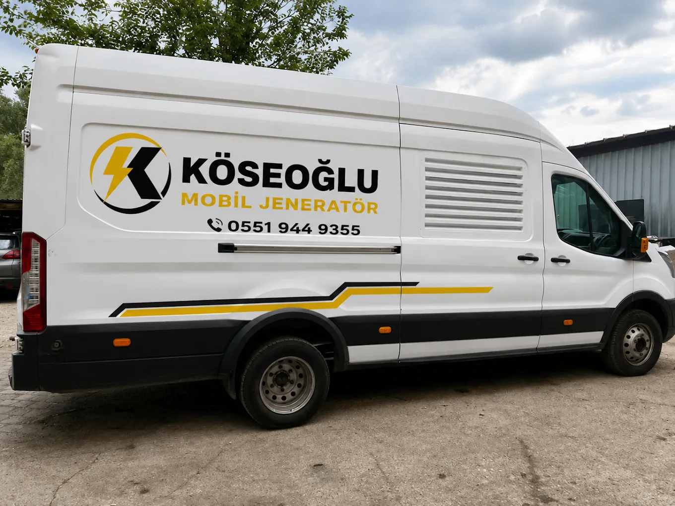 Köseoğlu mobil jeneratör aracı yan görünüm, 0551 944 9355 iletişim numaralı araç giydirmesi